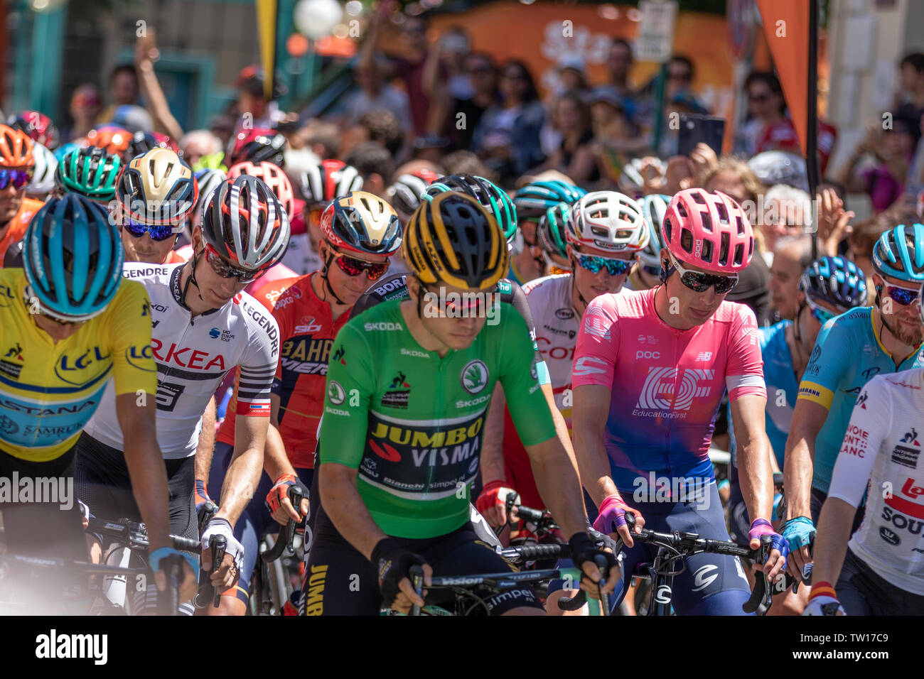 Critérium du Dauphiné 2019 départ d'étape à Cluses Banque D'Images