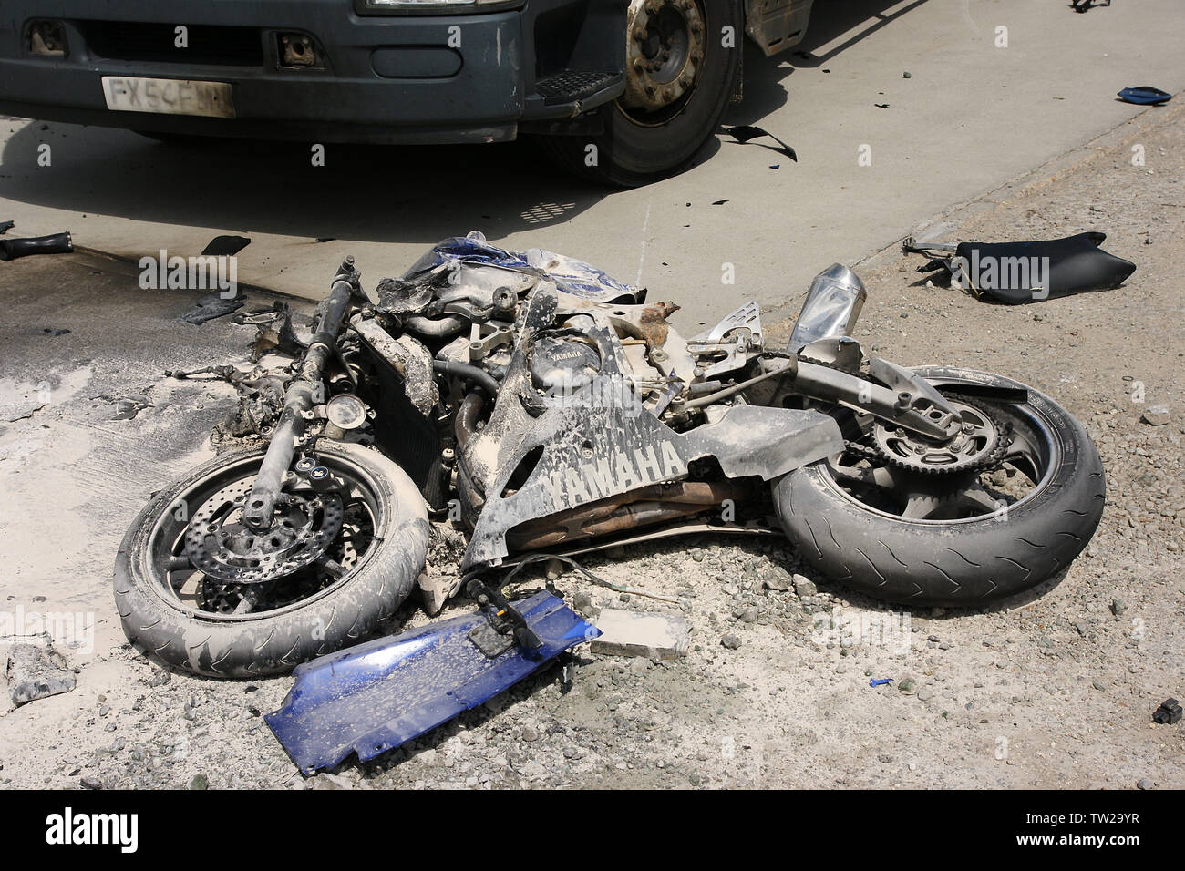 Accident de moto de route, la mort Photo Stock - Alamy