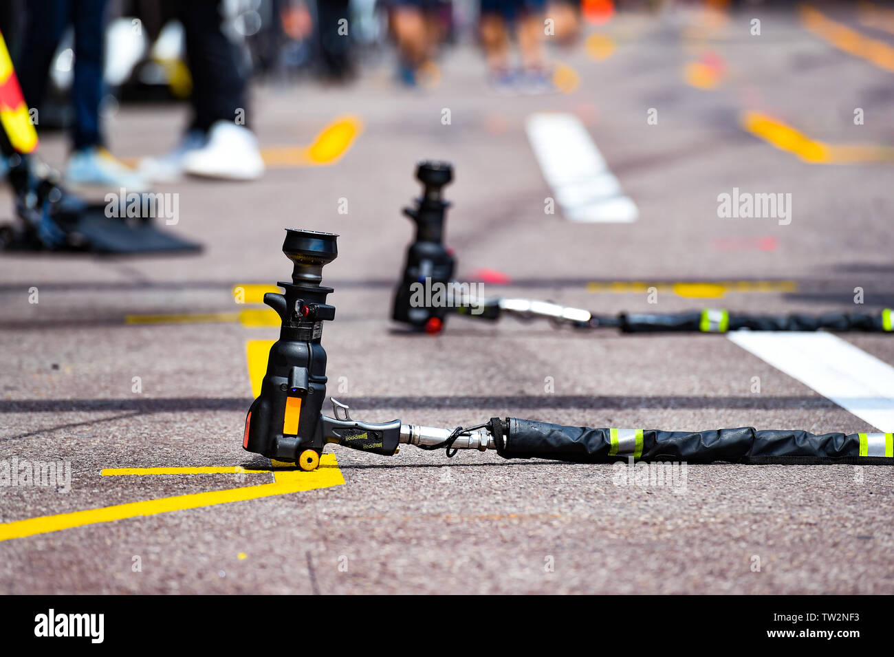 Monte Carlo / Monaco - 25/02/2019 - Armes à feu roue prêt pour l'action en face de la HAAS F1 Team's garage avant le lancement du PC3 en avant de la Monaco 2019 G Banque D'Images