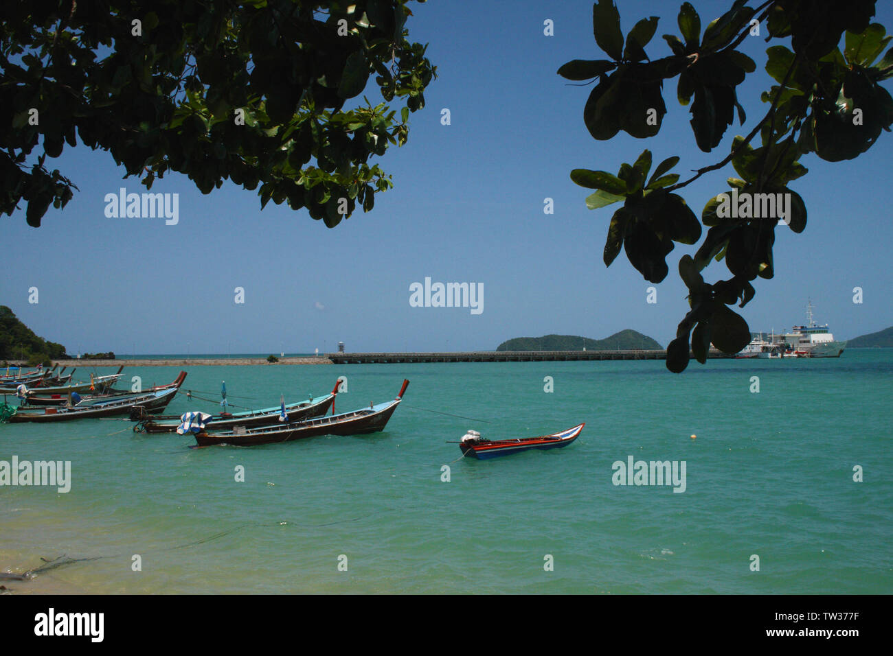 Bateaux amarrés au quai, Phuket, Thaïlande Banque D'Images