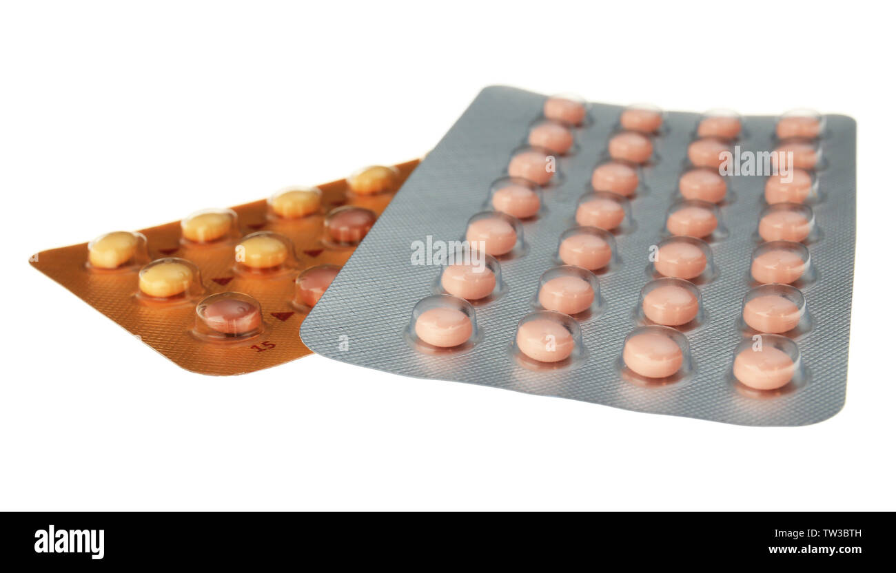 La contraception orale concept. Deux paquets de pilules contraceptives sur fond blanc Banque D'Images