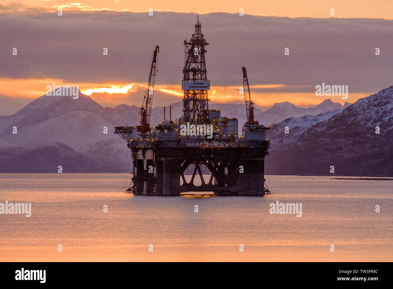 GreatWhite océan, plus grand appareil de forage semi-submersible dans le Loch Kishorn pour l'entretien au Port du Loch Kishorn Ltd, Kishorn, Highland Ecosse Banque D'Images