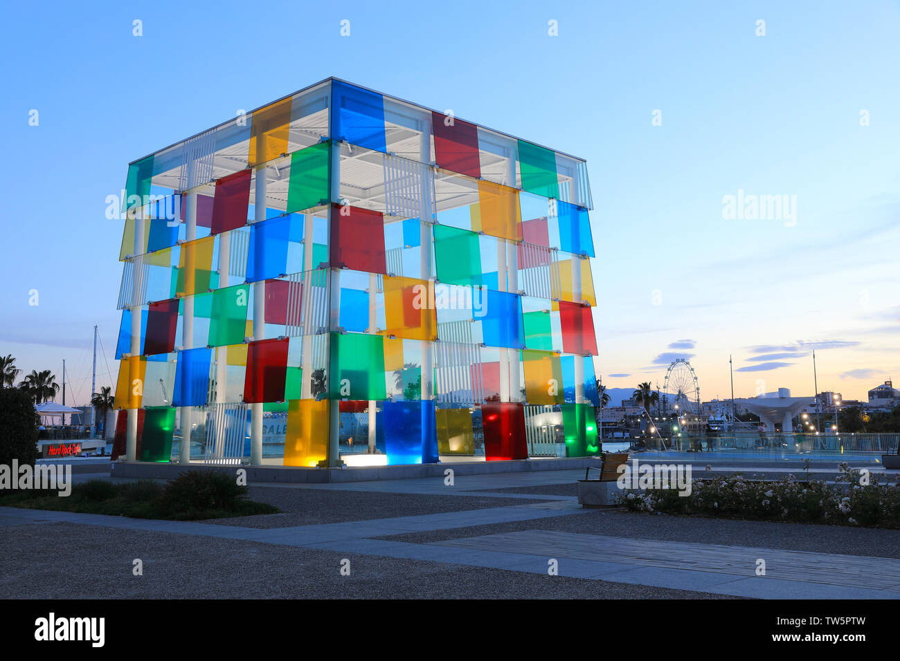 Le Centre Pompidou Malaga, une ramification du musée d'art contemporain, Paris en Muelle Uno, par le port, en Espagne, en Europe Banque D'Images