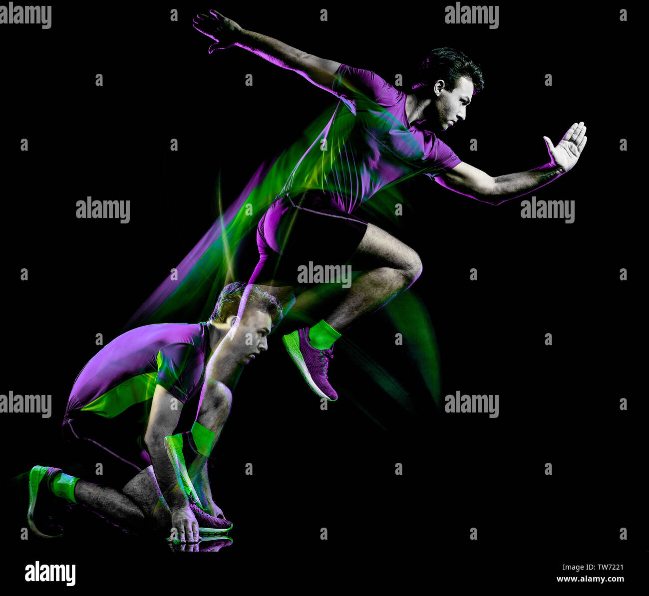 Un caucasian runner jogger homme jogging running light painting effet vitesse isolé sur fond noir Banque D'Images