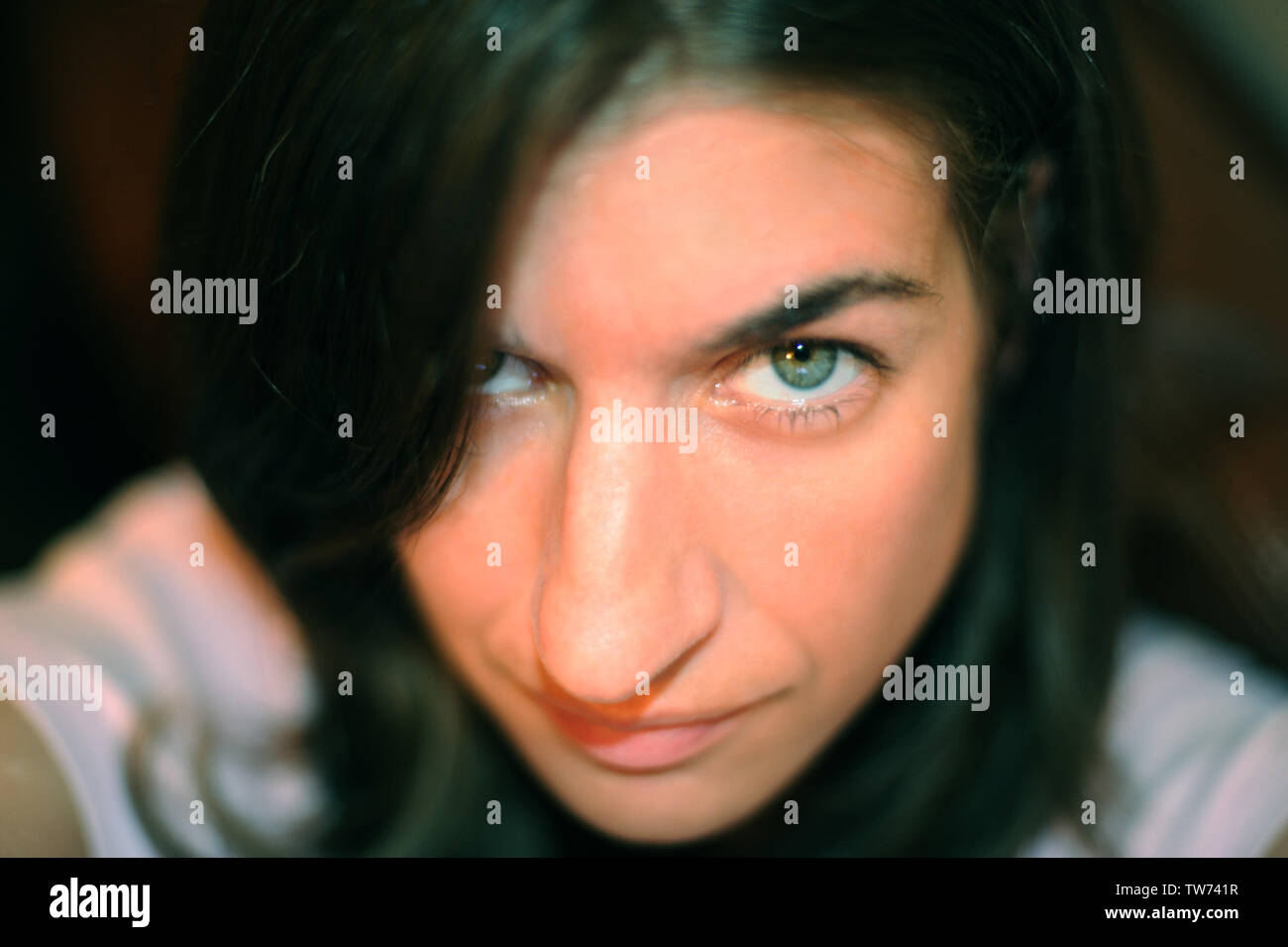 Un des selfies une femme aux yeux verts Banque D'Images