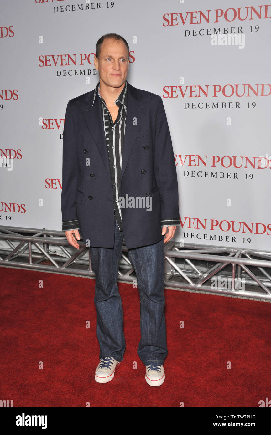 LOS ANGELES, CA. 16 décembre 2008 : Woody Harrelson au Los Angeles première de son nouveau film sept livres au Mann Village Theatre, Westwood. © 2008 Paul Smith / Featureflash Banque D'Images