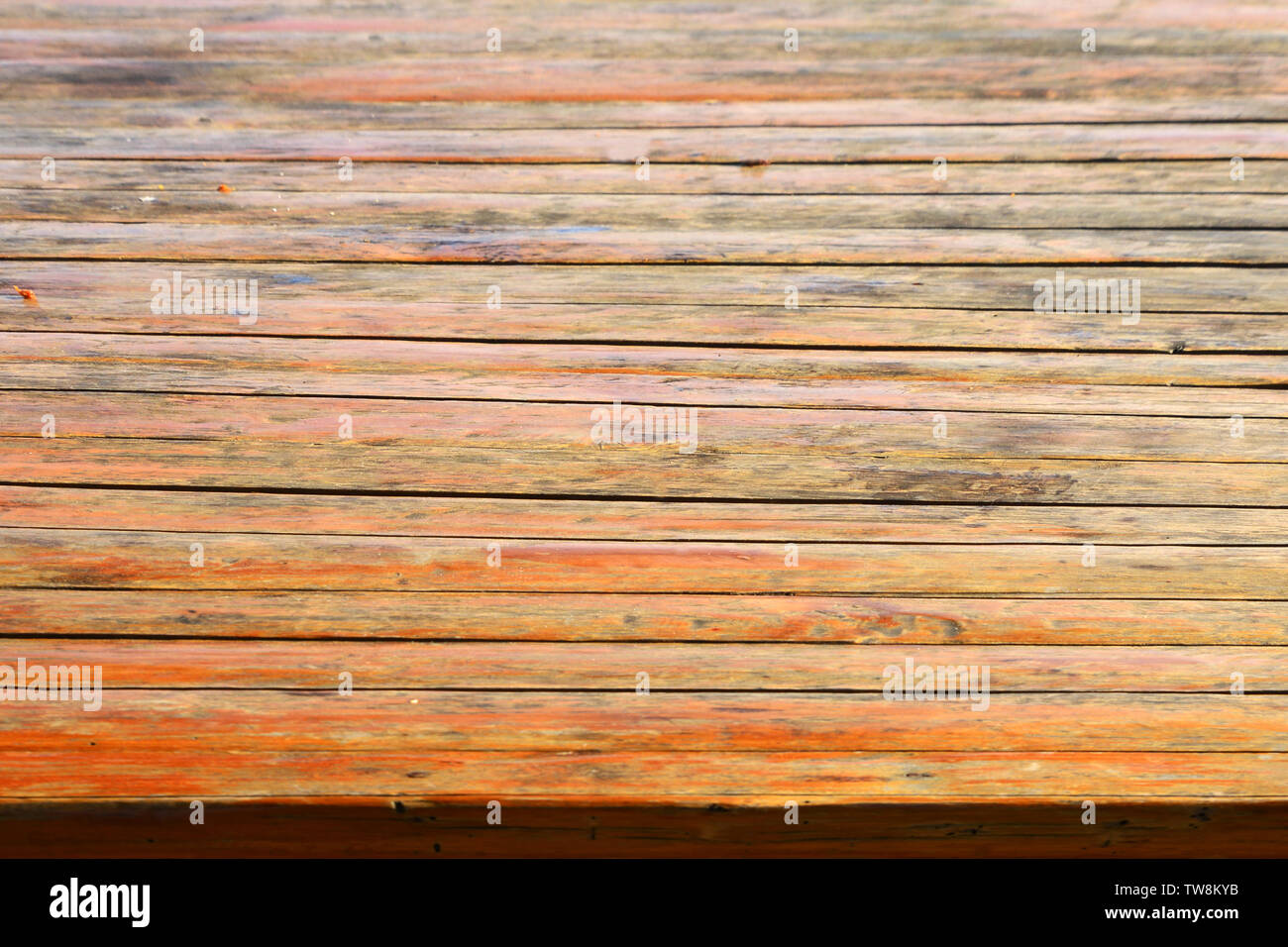 Table en bois naturel épais style rustique du vide Banque D'Images