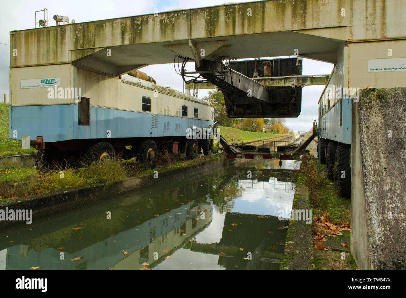 La pente de l'eau (pente d'eau) à Montech sur le canal latéral de la Garonne dans le Tarn-et-Garonne, France Banque D'Images