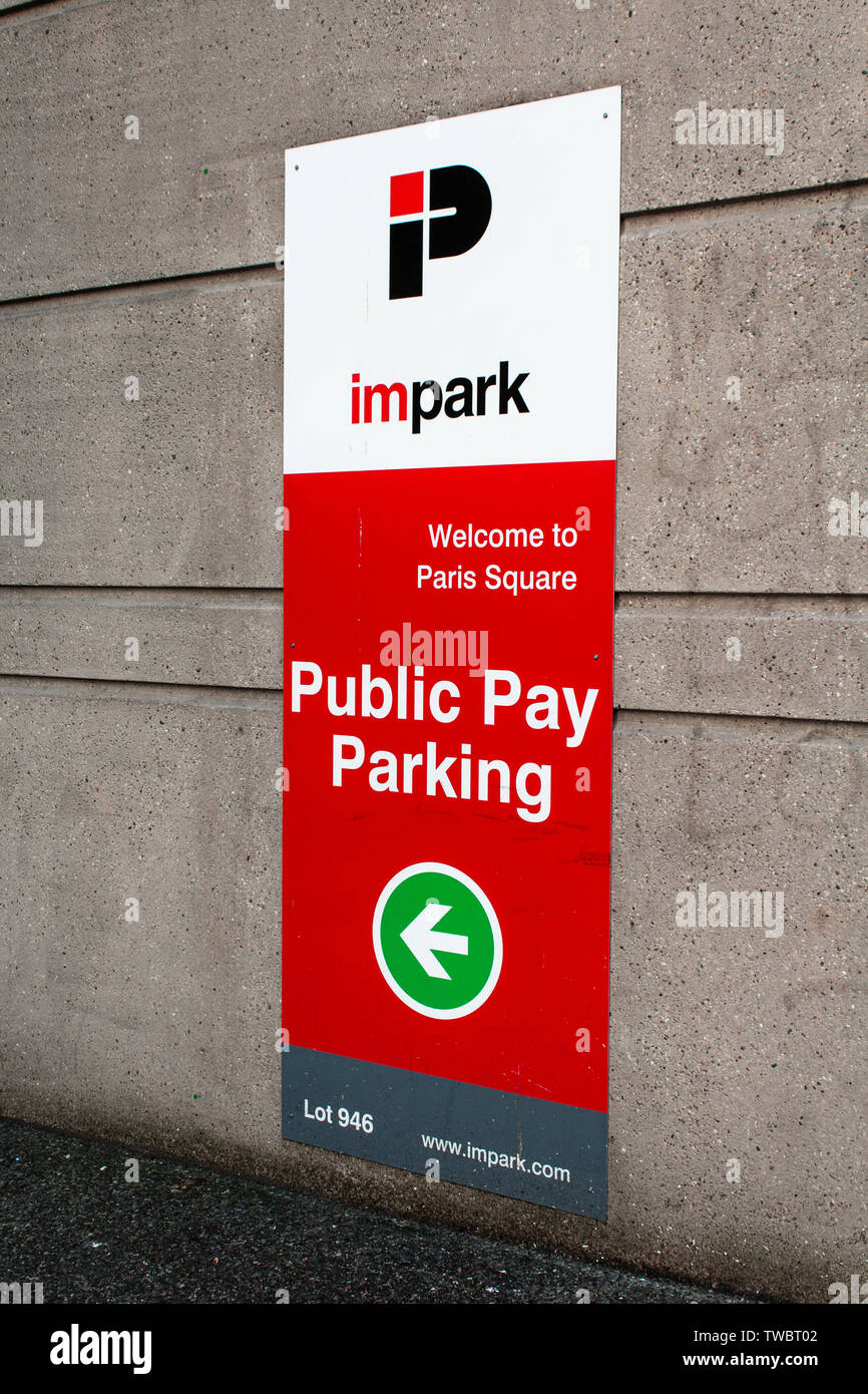 Impark signe pour stationnement payant public Banque D'Images