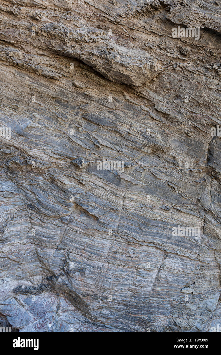 La texture de la pierre naturelle. Texture naturelle des roches de surface, où vous pouvez voir les lignes dessinées dans le long du temps. Peut être utilisé comme arrière-plan. Banque D'Images