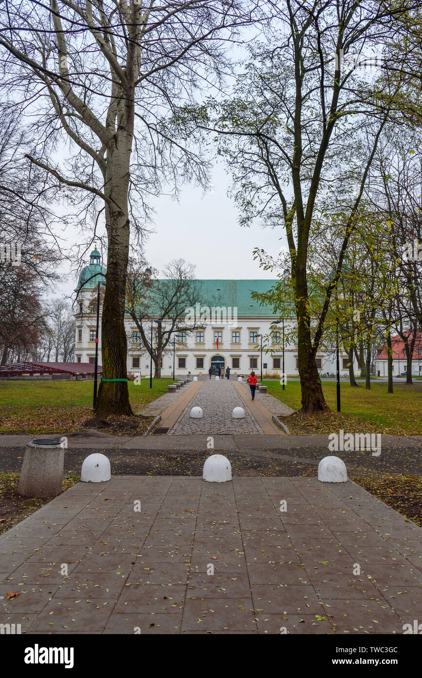 Varsovie, Pologne - 11 novembre 2018 : Château Ujazdow en automne à Varsovie Banque D'Images