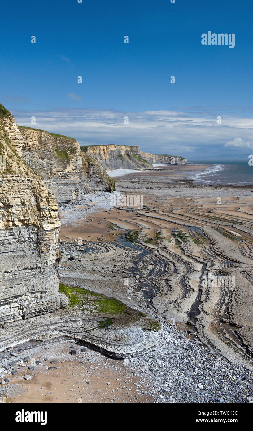 La côte du Glamorgan en Galles du sud - tous les falaises calcaires et des roches Banque D'Images