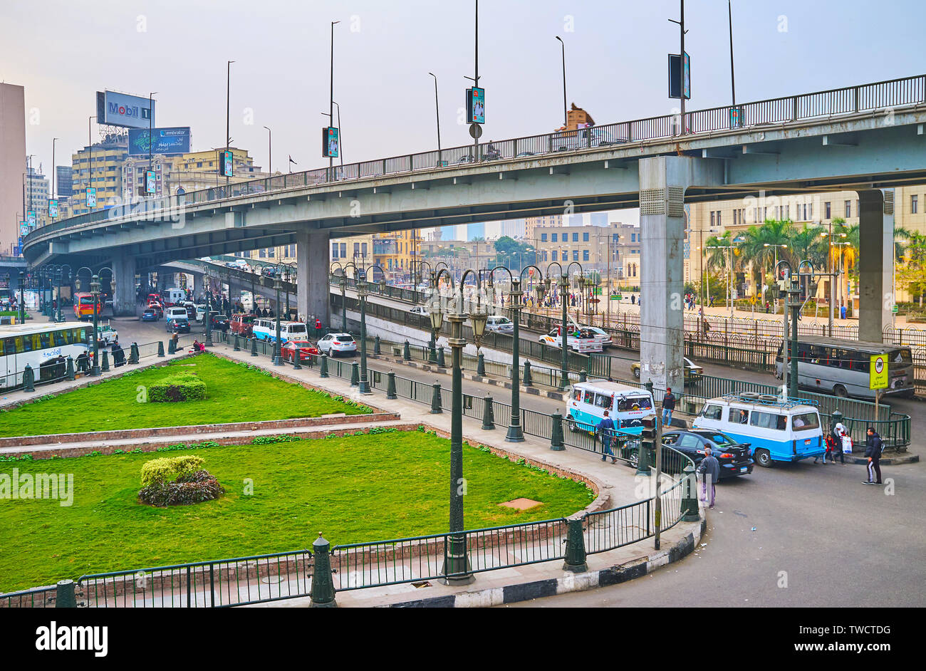 Le CAIRE, ÉGYPTE - Le 22 décembre 2017 : Le Viaduc de Midan Ramses ...