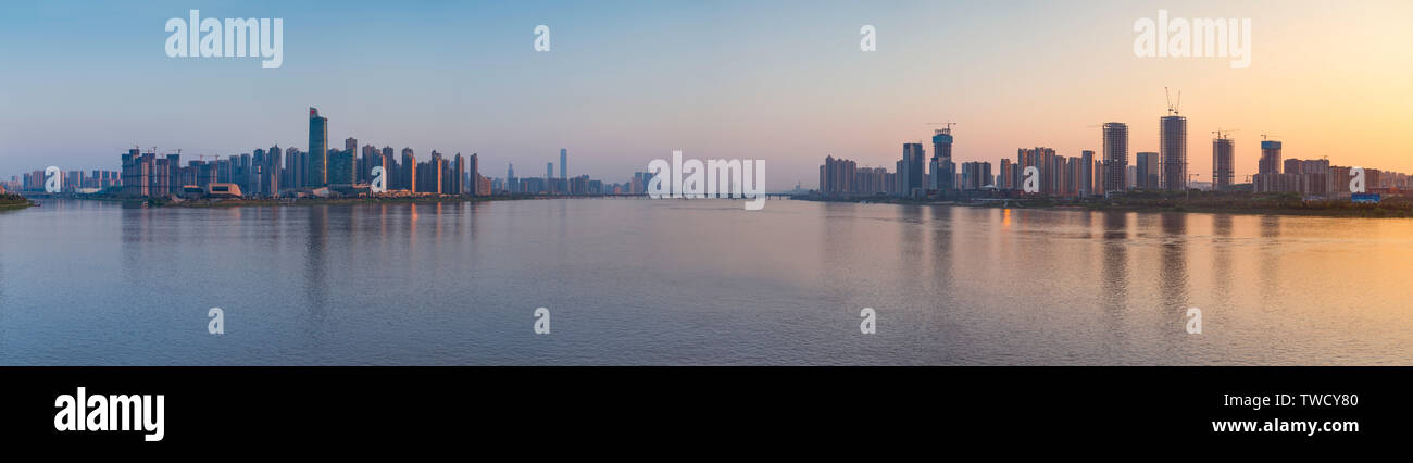 Vue panoramique sur les toits de la rivière Xiangjiang Beichen Delta à Changsha Banque D'Images