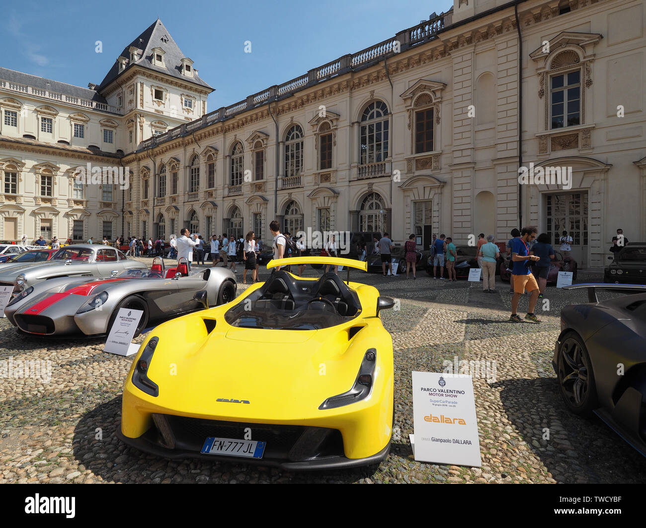 TURIN, ITALIE - circa 2019 JUIN : Salone Auto di Torino (Turin), sens Motorshow parking extérieur exposition dans le parc Valentino Banque D'Images