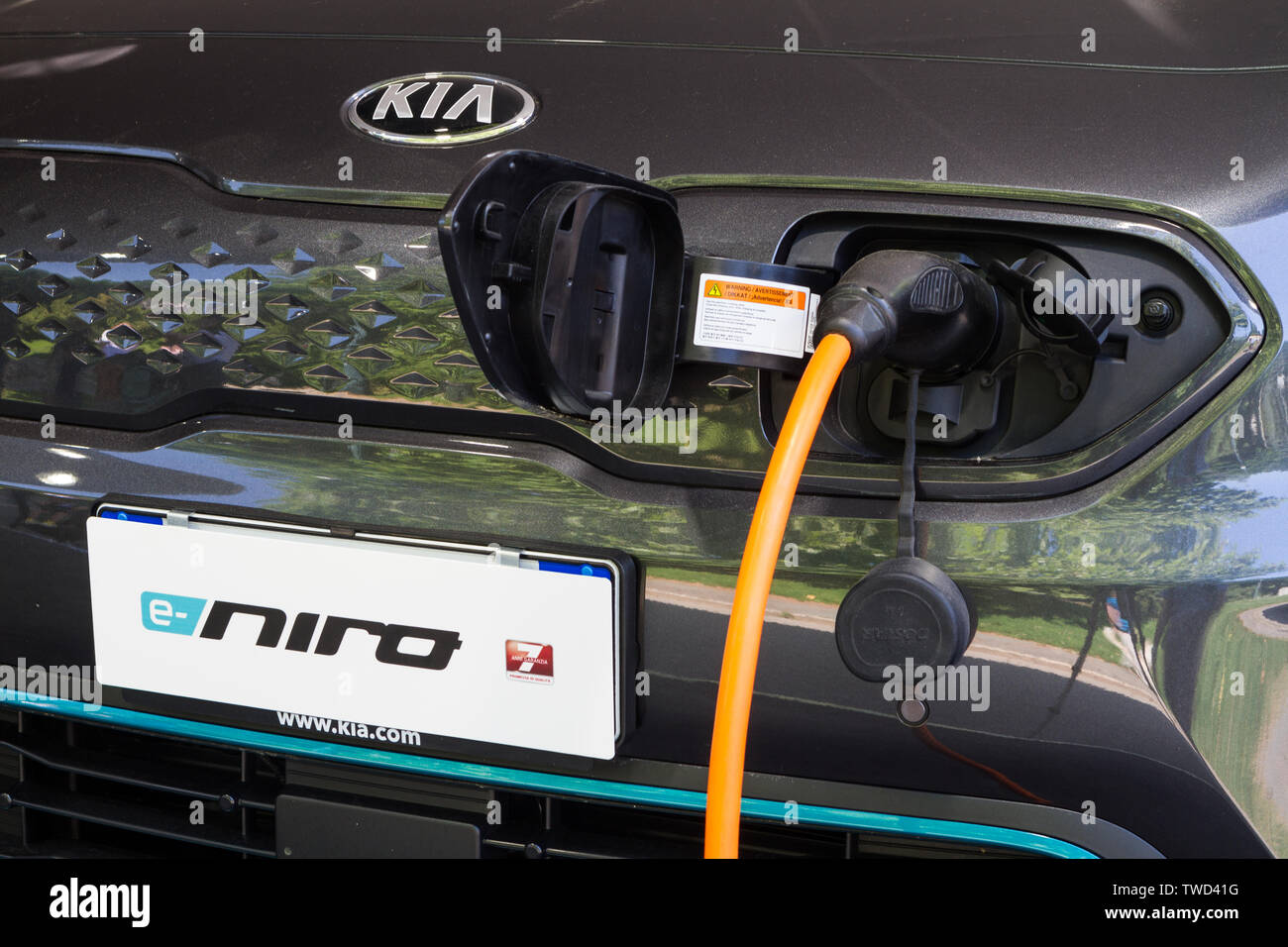 Détail de l'KIA Niro e-plug de charge. Édition 2019 du parc Valentino Location de voitures show hosts par de nombreuses marques et designers en voiture du Parc Valentino à Turin, Italie. Banque D'Images