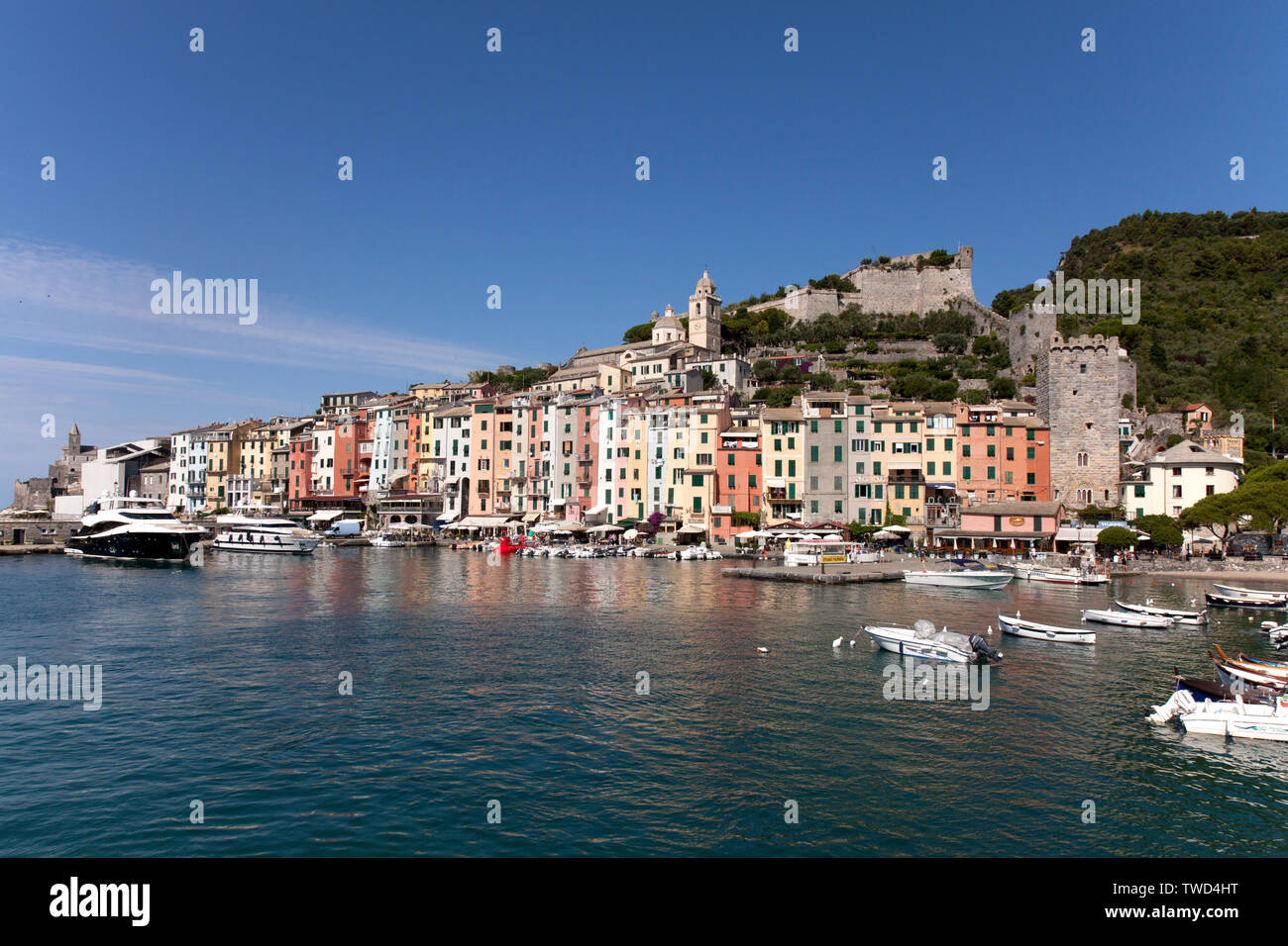 Port et front de mer à Porto Venere, Cinque Terre, Italie. Banque D'Images