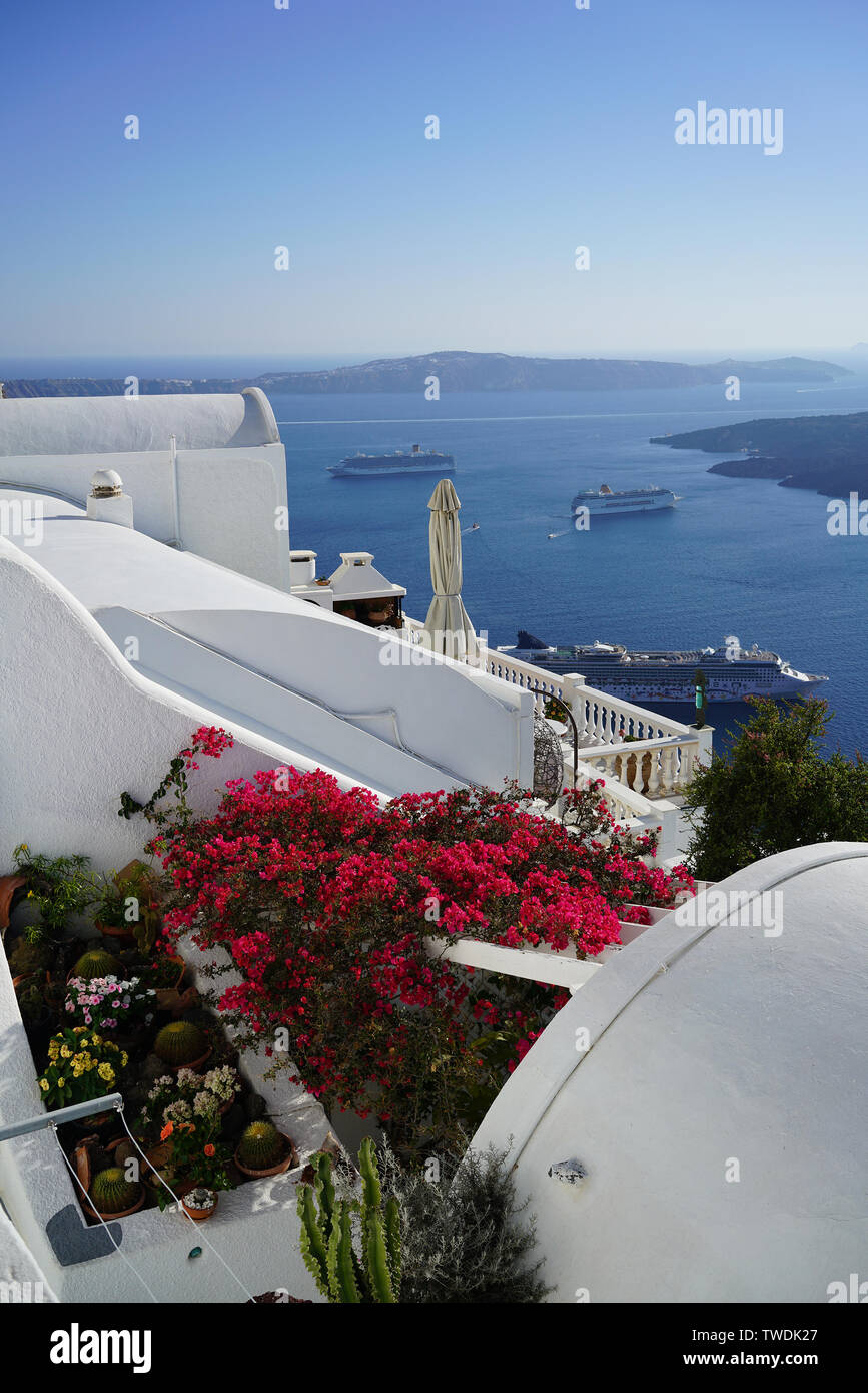 Vue sur Mer de l'île de Santorin, Grèce falaise. Banque D'Images