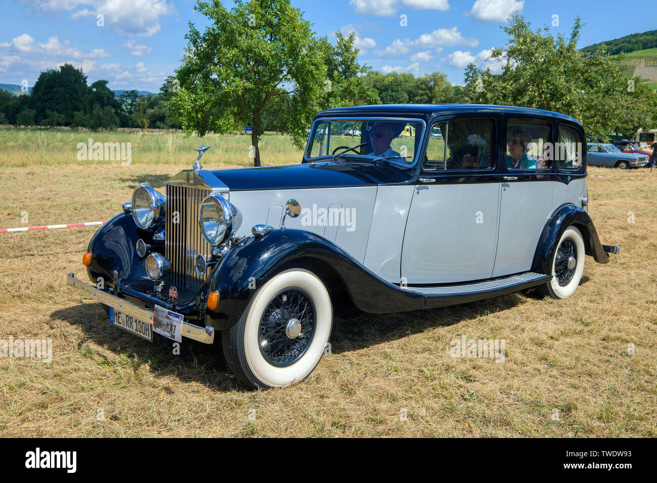 Rolls-Royce Silver Wraith, construite en 1950, sur un pré, Veldenz, Middle Mosel, Rhénanie-Palatinat, Allemagne Banque D'Images