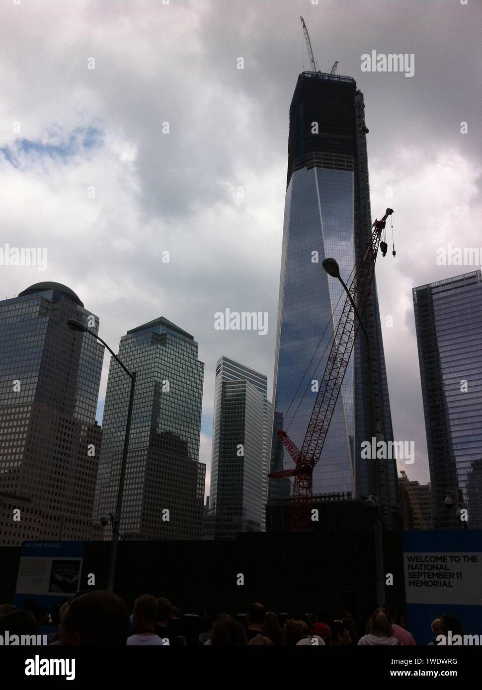 17 juin 2012 - NEW YORK, NEW YORK / USA : One World Trade Center 9/11 Memorial le 17 juin 2012 à New York, New York. Banque D'Images 17 juin 2012 - NEW YORK, NEW YORK / USA : One World Trade Center 9/11 Memorial le 17 juin 2012 à New York, New York. Banque D'Images