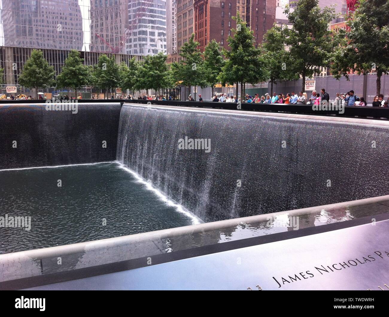 17 juin 2012 - NEW YORK, NEW YORK / USA : One World Trade Center 9/11 Memorial le 17 juin 2012 à New York, New York. Banque D'Images 17 juin 2012 - NEW YORK, NEW YORK / USA : One World Trade Center 9/11 Memorial le 17 juin 2012 à New York, New York. Banque D'Images