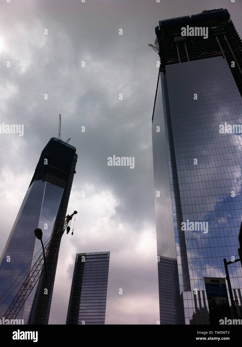 17 juin 2012 - NEW YORK, NEW YORK / USA : One World Trade Center 9/11 Memorial le 17 juin 2012 à New York, New York. Banque D'Images 17 juin 2012 - NEW YORK, NEW YORK / USA : One World Trade Center 9/11 Memorial le 17 juin 2012 à New York, New York. Banque D'Images