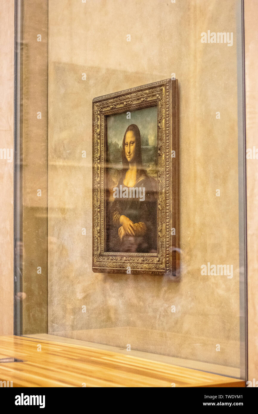 Paris, France, 07 Octobre 2018 : Louvre, pays le plus connu et le célèbre tableau La Joconde La Joconde Léonard de Vinci Banque D'Images