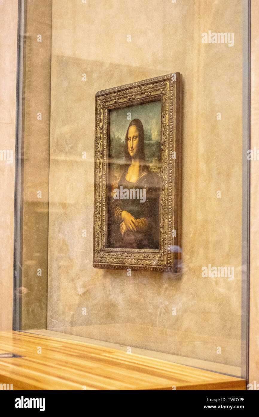 Paris, France, 07 Octobre 2018 : Louvre, pays le plus connu et le célèbre tableau La Joconde La Joconde Léonard de Vinci Banque D'Images