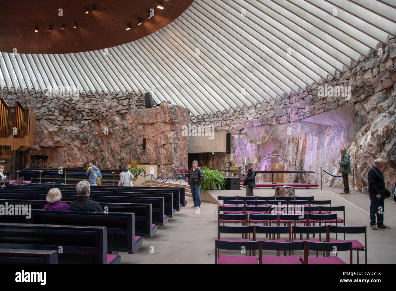 L'église Temppeliaukio est une église luthérienne située dans le quartier de Tööölö à Helsinki, en Finlande. Banque D'Images