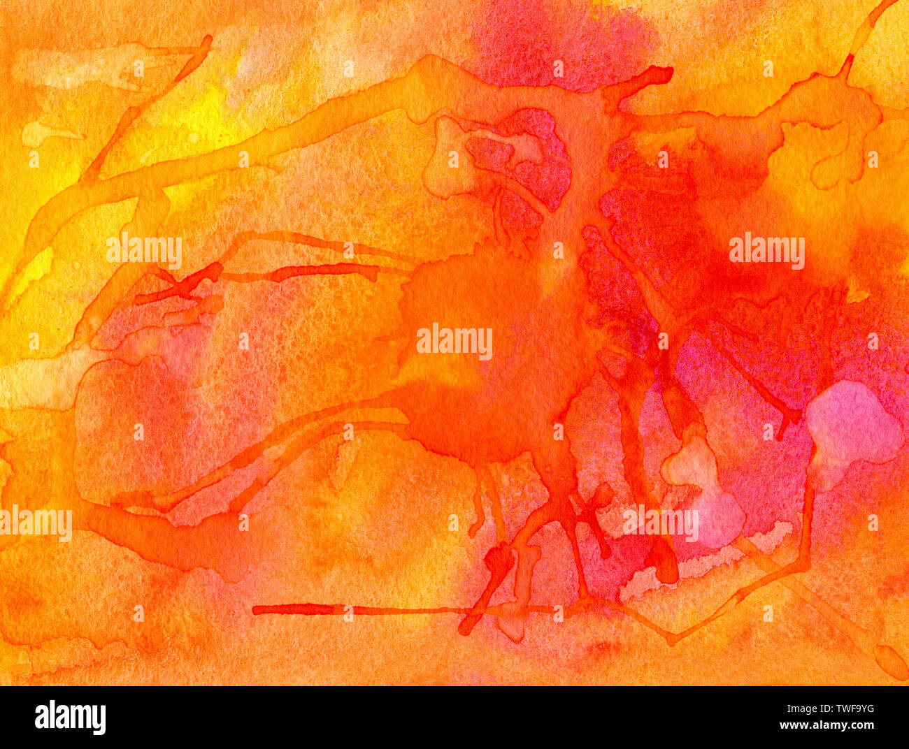 Fond abstrait aquarelle rouge, jaune, orange et violet dessiné à la main avec de grandes éclaboussures et des spatules. Banque D'Images