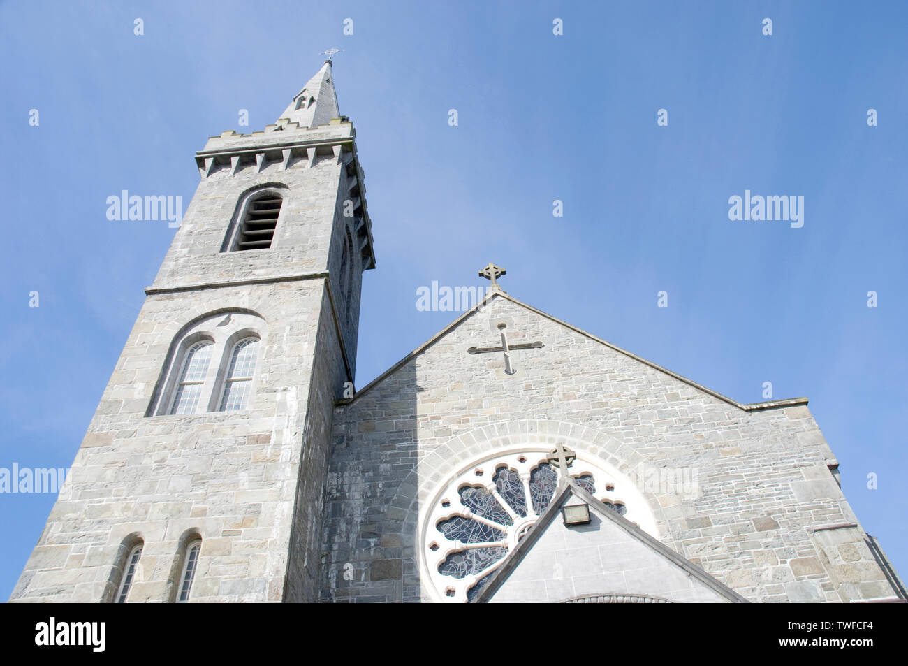 À la recherche jusqu'à l'église St senan à kilrush, comté de Clare, Irlande Banque D'Images