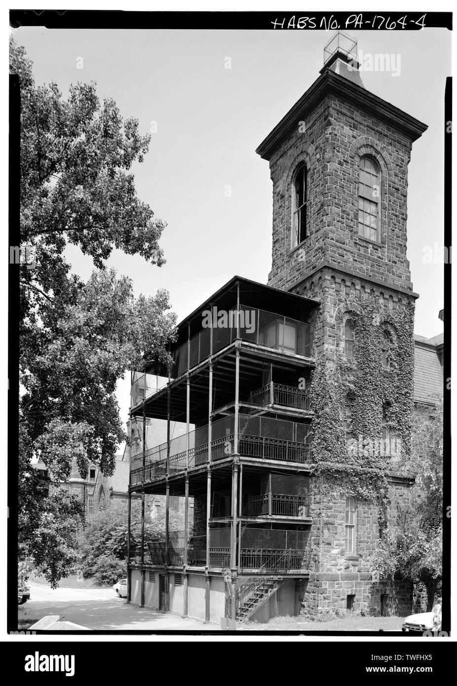 PORCHES, extrémité sud de l'AILE EST - de l'hôpital Protestant Episcopal Church à Philadelphie, rue Front et Lehigh Avenue, Philadelphie, comté de Philadelphie, PA Banque D'Images