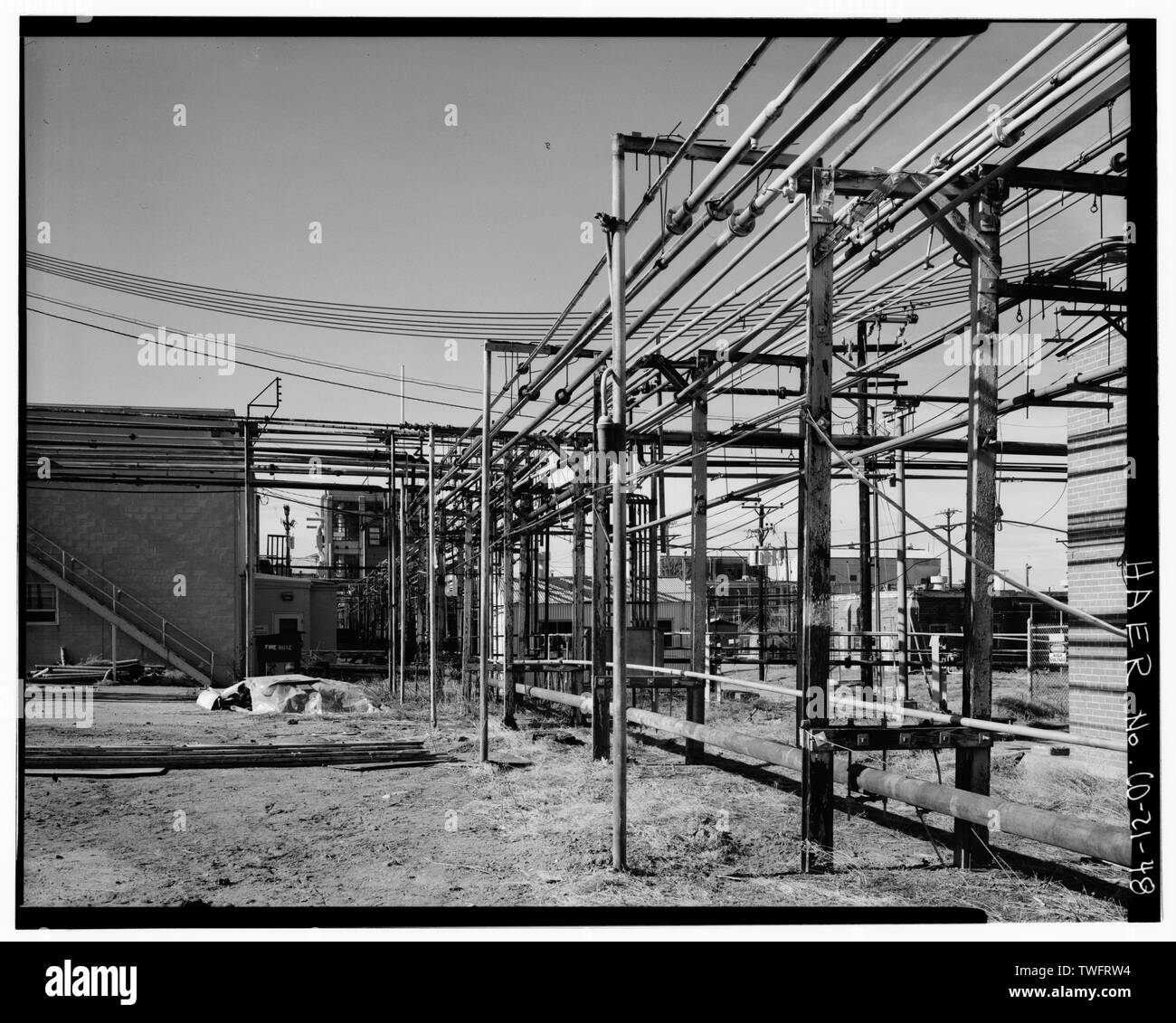 Au centre de la tuyauterie de l'USINE DU SUD. Vue DE NORD-OUEST. - Rocky Mountain Arsenal, délimité par quatre-vingt-sixième Avenue et cinquante-sixième Avenue, Buckley Road, Quebec Street et Colorado Highway 2, Commerce City, comté d'Adams, CO Banque D'Images