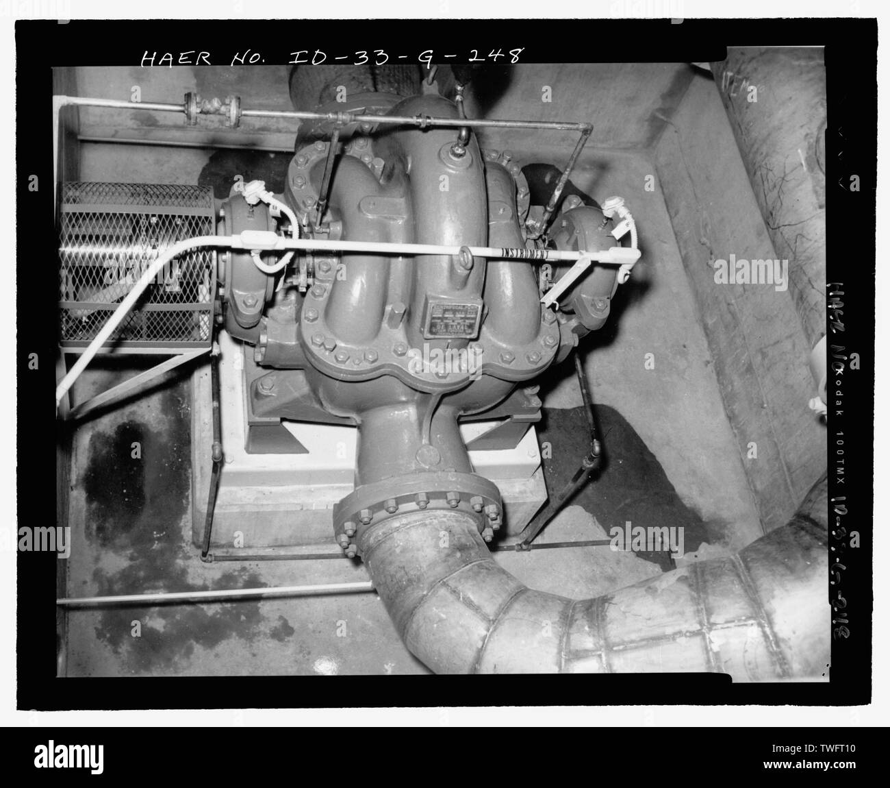 L'EAU, PROCESSUS DE CONSTRUCTION TRA-605. Le CARTER DE LA POMPE DU RÉSERVOIR. Comparer avec l'ID-33-G-247. L'INL N° 4378 négatifs. ; Photographe inconnu, 3-5-1952 - Idaho National Engineering Laboratory, Test Zone du réacteur, les matériaux et l'ingénierie des réacteurs d'essai, Scoville, comté de Butte, ID Banque D'Images