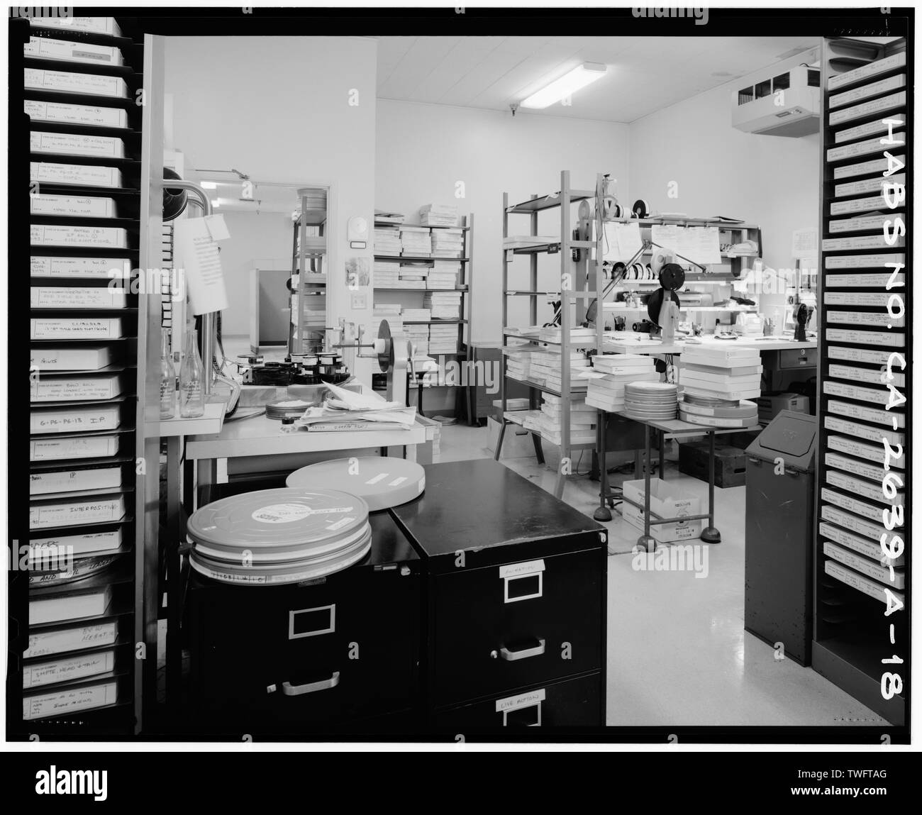 Prix de production -4 Vue de l'intérieur, FACE AU NORD-EST - Walt Disney Studios, d'un processus de laboratoire, de coin de Buena Vista Street et l'avenue Alameda, Burbank, Los Angeles, CA Banque D'Images