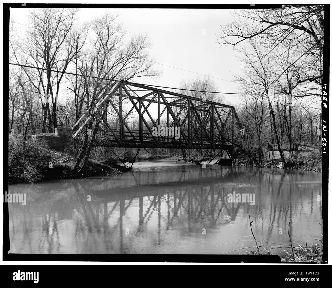 Vue de profil du côté ouest, face à l'Est - Hamilton Comté pont n° 218, Greenfield Pike, enjambant Stoney Creek, Noblesville, comté d'Hamilton, dans ; Applegate, O M ; Baker, Edgar A ; Oberholtzer, Marshall L ; Pardue, T ; Wann, Charles ; salts, Ed ; Kelly, John M Banque D'Images