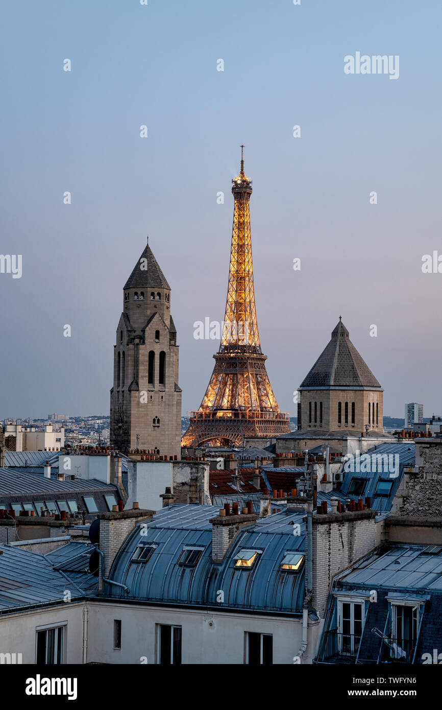 La Tour Eiffel et les édifices Banque D'Images