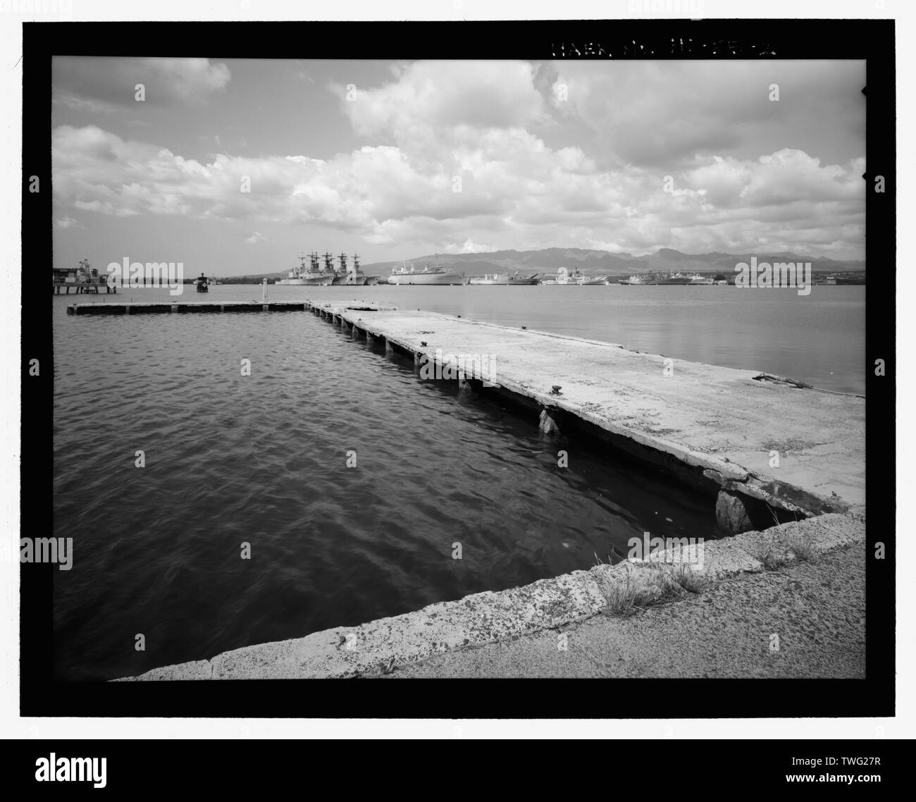 Partie de la jetée sur pilotis en béton - Base navale américaine, Pearl Harbor, Pier et du Yacht Club de halage, fin de l'Avenue, Lanakila Pearl City, comté de Honolulu, HI Banque D'Images