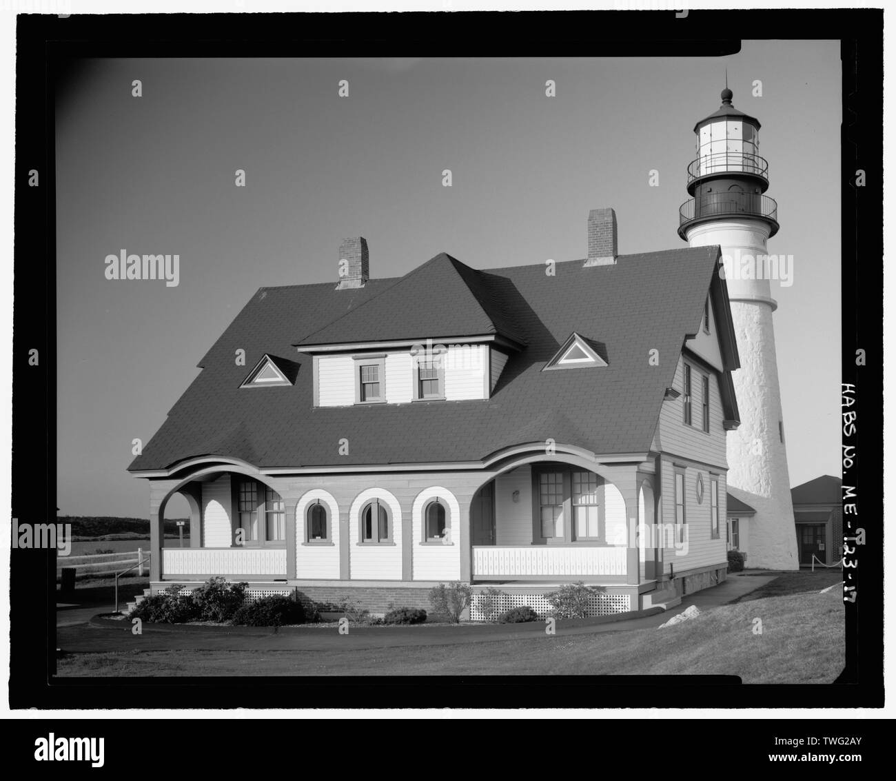 - Portland Head Light, Portland Head, environ 1-2 km à l'Est de Shore Road, Cape Elizabeth, comté de Cumberland, moi ; garde côtière des États-Unis ; Nichols, John ; Bryant, Jonathan, Longfellow, Henry Wadsworth, Dana, Sally, l'équipe de terrain ; Goiran, Philip, l'équipe de terrain ; Baldwin, Jennifer, émetteur ; Boucher, Jack E, photographe ; Kingsbury, Martha, historien ; Myers, Denys Peter, historien ; Reeves, F Blair, historien ; Jahncke, Davis L, délinéateur, Christopher Benninger ; C, délinéateur ; Creek, Richard, photographe Banque D'Images