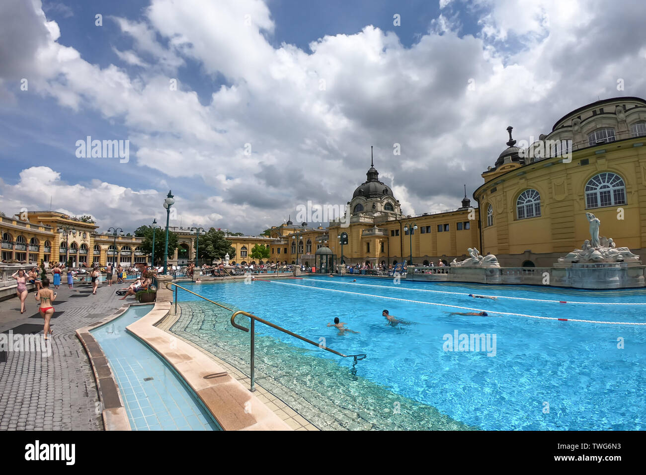 Les Bains Széchenyi à Budapest, station thermale - bain thermal en plein air complexe dans Budapest. Hongrie Banque D'Images