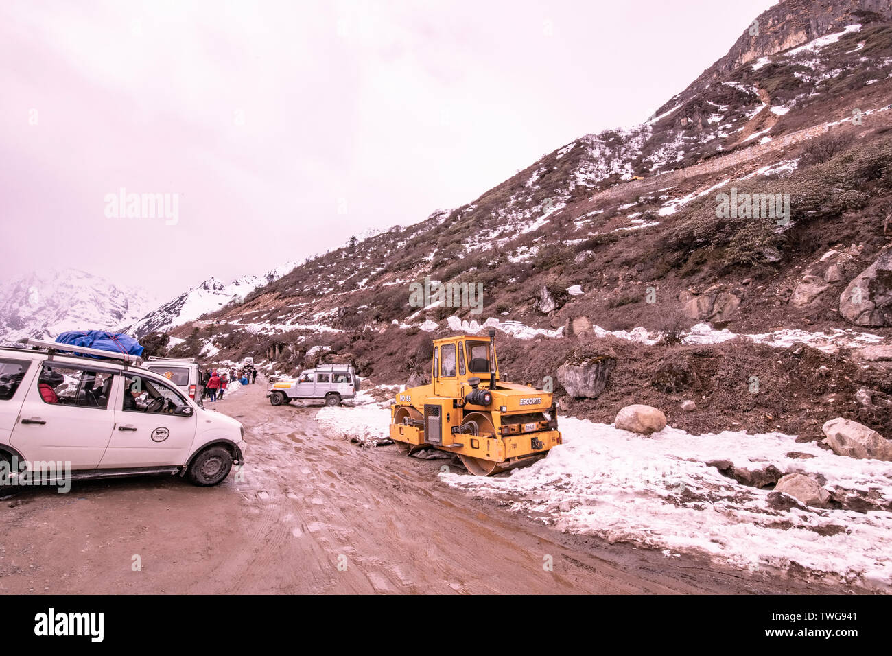 Blocus ,neige,suppression,service,véhicule sur compensation,confitures,trafic,route de point zéro du Skkim,,Inde. Banque D'Images