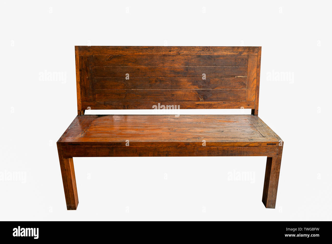 Banc en bois vide, isolé sur fond blanc Banque D'Images