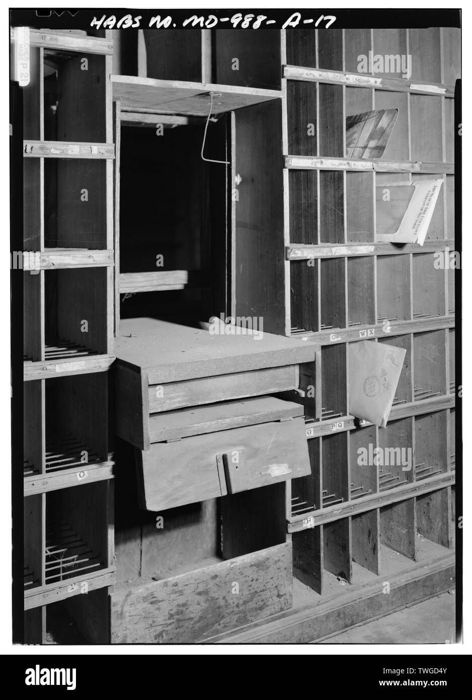 L'ARRIÈRE DU BUREAU DE POSTE, tiroir-caisse ouvert - Maison Coffren, magasin, 10007, route Croom Croom, comté de Prince George, MD ; Coffren, John W ; Rothrock, Gail, l'équipe de terrain ; Pearl, Susan G, l'équipe de terrain ; Klugh, T, émetteur ; Boucher, Jack E, photographe ; Lavoie, Catherine C, historien Banque D'Images