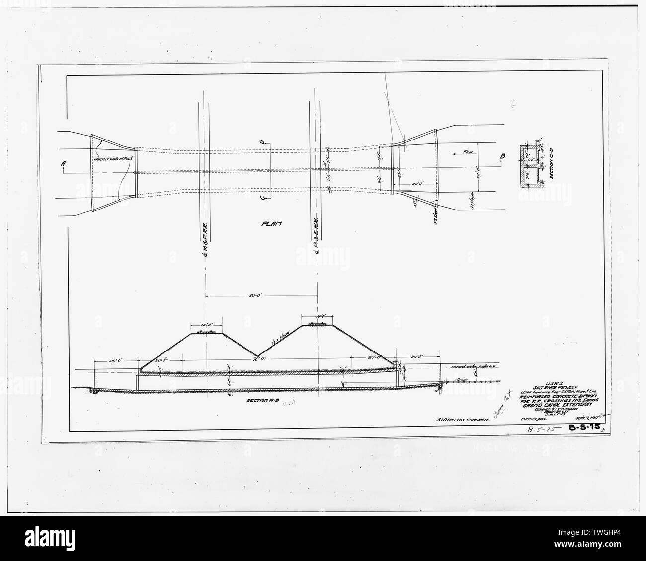 SIPHON EN BÉTON ARMÉ POUR R.R. Les passages à niveau. S et 6, l'EXTENSION DU GRAND CANAL. 7 septembre 1911 - Grand Canal, côté nord de la Rivière Salée, Tempe, comté de Maricopa, AZ Banque D'Images