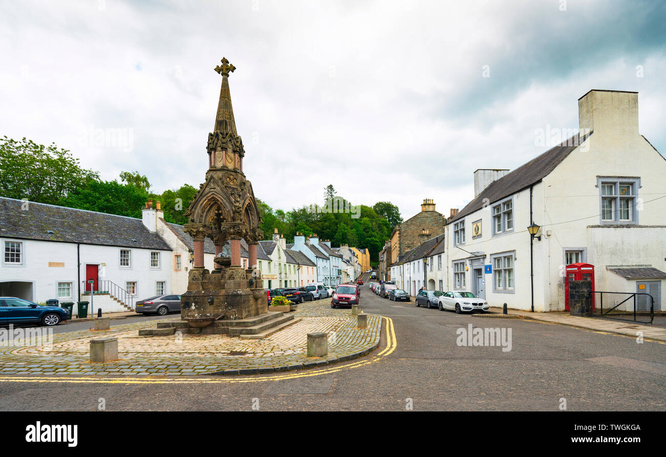 Atholl memorial Fontaine à la croix dans High Street, dans la région de Dunkeld, Perthshire, Écosse, Royaume-Uni Banque D'Images