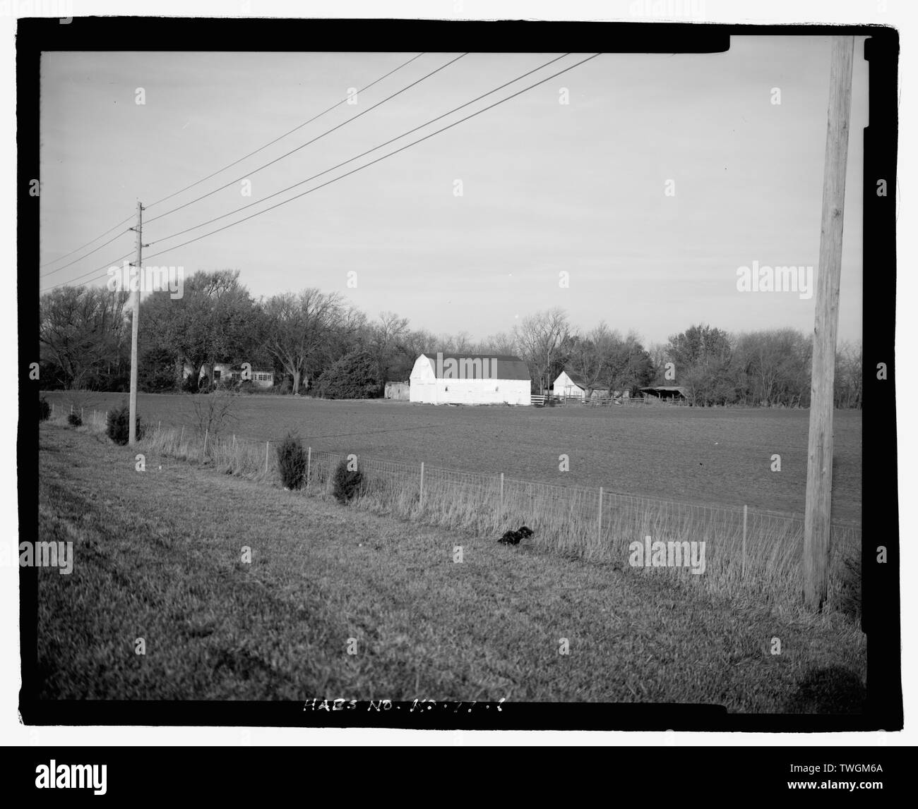 Relation de résidence, demande house, à l'est remise à outils, grange, garage, bâtiment pôle et à l'ensemble du site, à la ferme - Ferme, 2012 Spangerberger George West Michigan Avenue, South Hutchinson, KS, comté de Reno ; Sun City Trail ; Spangerberger, George ; Seigrist, Marie ; Seigrist, John ; Newton, Dale, l'équipe de terrain ; Jackson, Christiana, émetteur ; Colcher, Larry, photographe ; King, Marsha K, historien ; Weston, Timothy, historien ; Blanc, Sheryll L, historien ; Guzman, Wolffang, délinéateur Banque D'Images