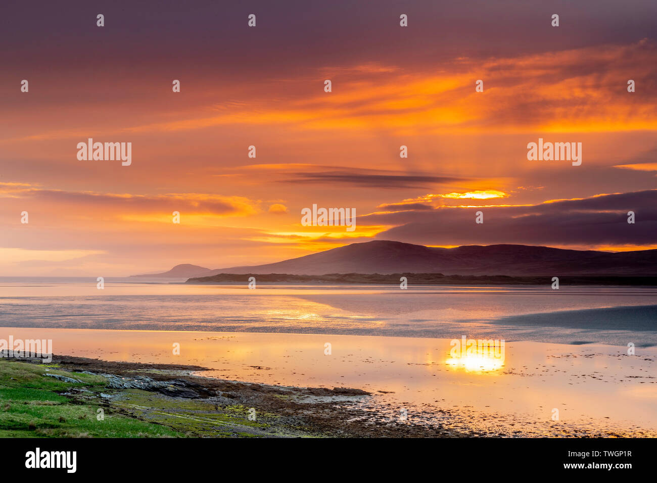 Lever du soleil sur le Loch Gruinart à partir de la péninsule Ardnave Banque D'Images