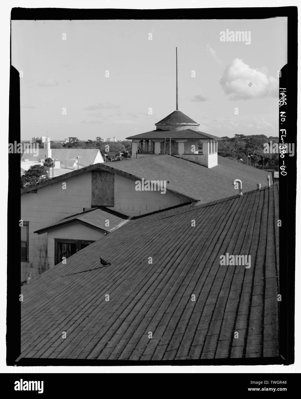 La ligne de toit, AILE SUD ET BELVEDERE - CAMÉRA EN DIRECTION DU SUD - Hôtel Ormond, 15 East Grenade, Ormond Beach, comté de Volusia, FL Banque D'Images La ligne de toit, AILE SUD ET BELVEDERE - CAMÉRA EN DIRECTION DU SUD - Hôtel Ormond, 15 East Grenade, Ormond Beach, comté de Volusia, FL Banque D'Images