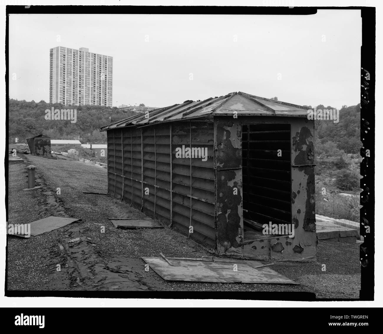 Toit, CÔTÉ NORD, DES STRUCTURES POST-1955, BAY, au nord-ouest à 20 - Ford Motor Company Edgewater Usine de montage, d'assemblage, 309, chemin River, Edgewater, comté de Bergen, NJ Banque D'Images