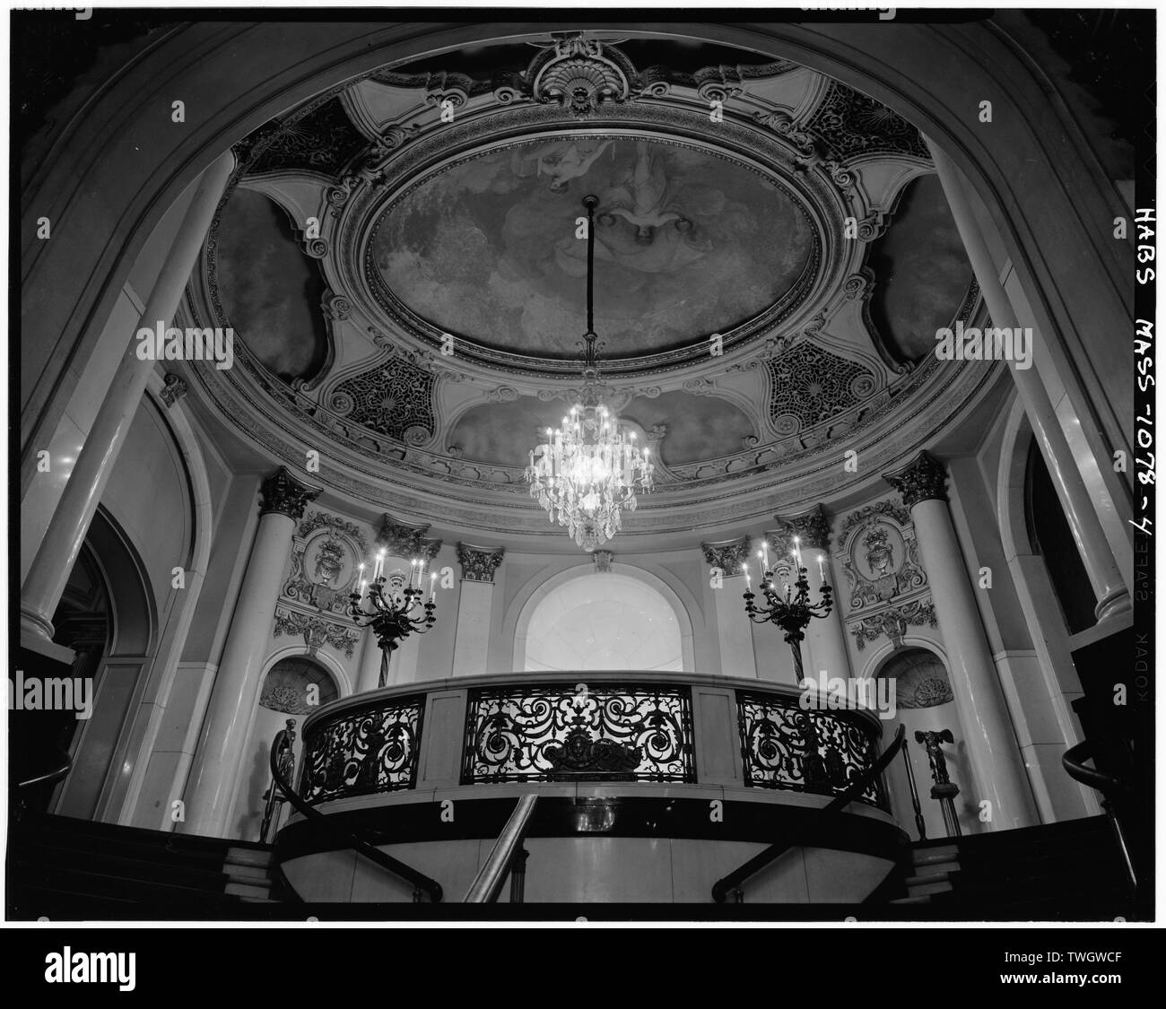 Tribune EN TÊTE DU ESCALIERS, GRAND FOYER - B. F. Keith Memorial Theater, 539 Washington Street, Boston, MA ; le comté de Suffolk, agneau, Thomas W ; Keith, Benjamin Franklin Banque D'Images